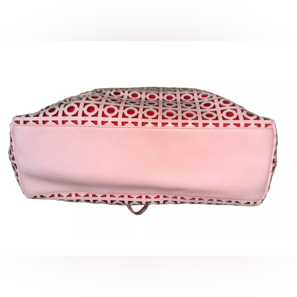 Large Tory Burch Kelsey East-West Scalloped Laser Cut Leather Tote 👜 - Picture 6 of 10